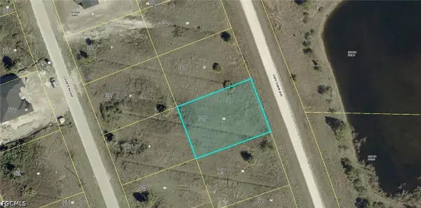 954 Capetown Avenue, Lehigh Acres, FL 33974