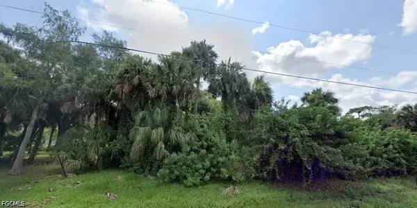 190 19th Street Nw, Naples, FL 34120