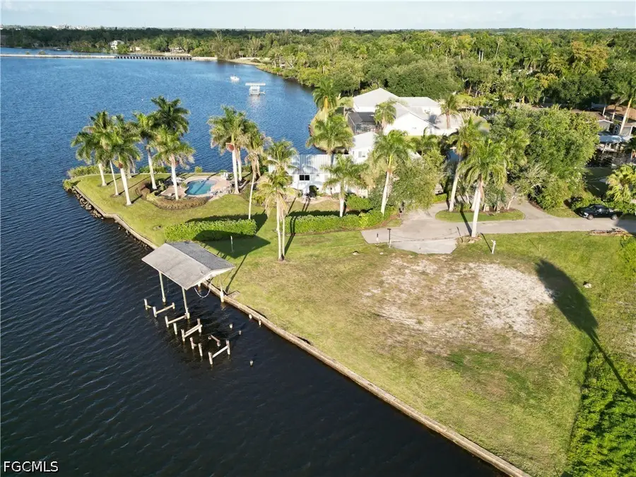 4567 E Riverside Drive, Fort Myers, FL 33905 - #2