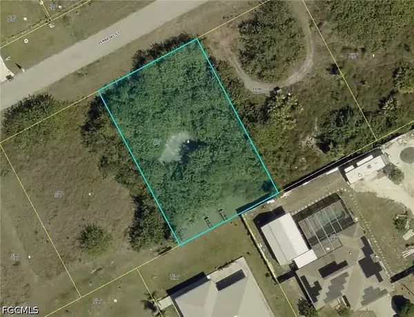 146 Pembroke Street, Lehigh Acres, FL 33974