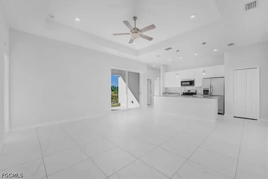 510 Kingsbury Lane, Lehigh Acres, FL 33974 - #3