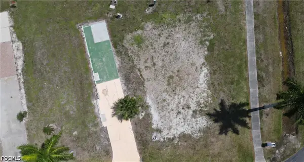 105 Oak Lane, Fort Myers, FL 33908