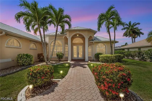 2008 Palaco Grande Parkway, Cape Coral, FL 33904
