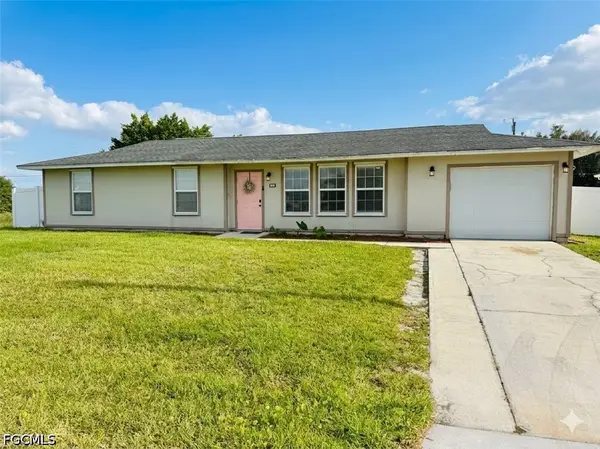 900 NE 18th Terrace, Cape Coral, FL 33909