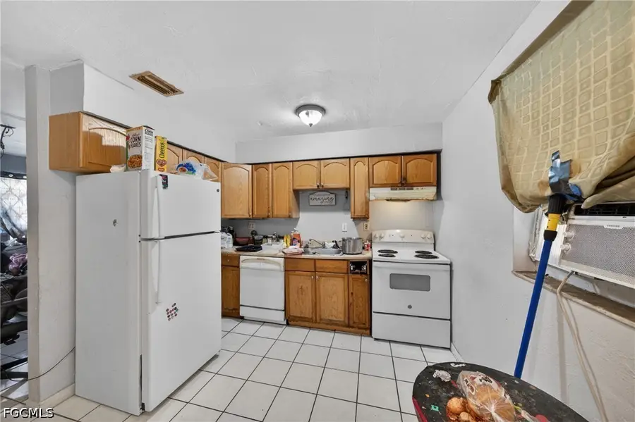 1904 Fountain Street, Fort Myers, FL 33916 - #2