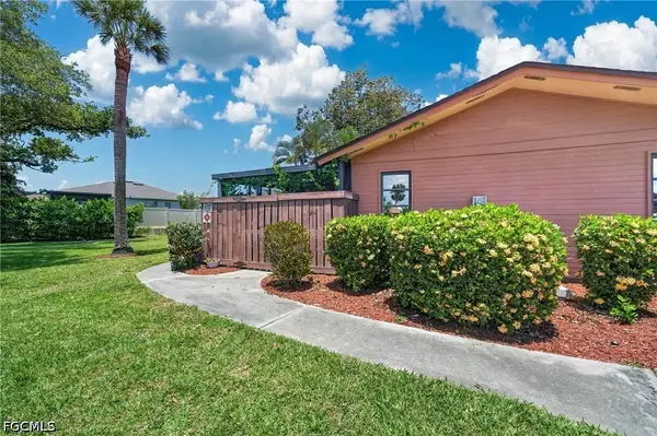 17318 Timber Oak Lane, Fort Myers, FL 33908
