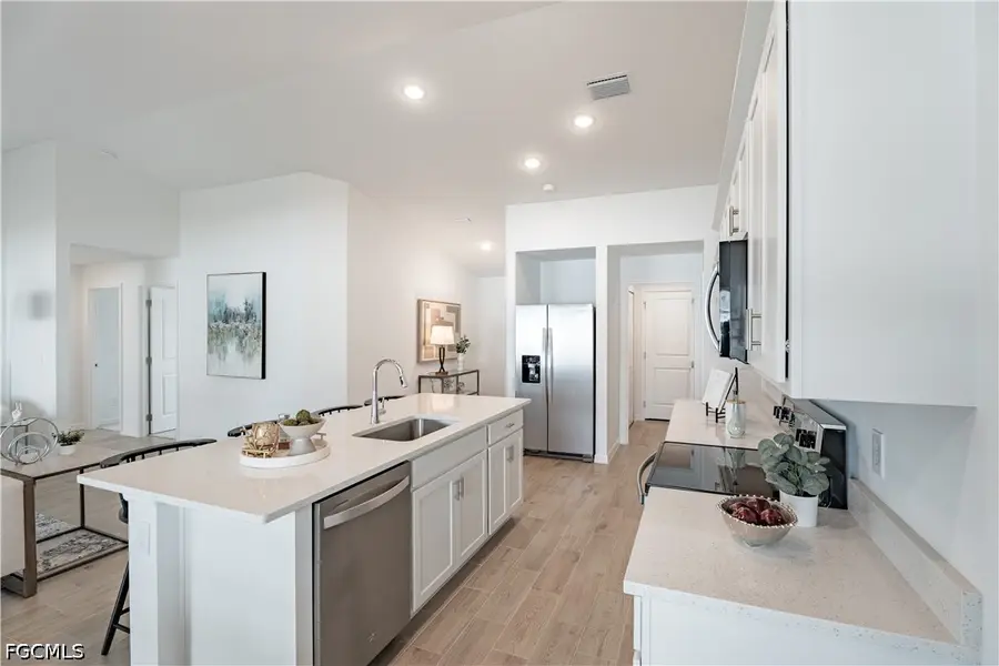 8 SE 8th Place, Cape Coral, FL 33990 - #3