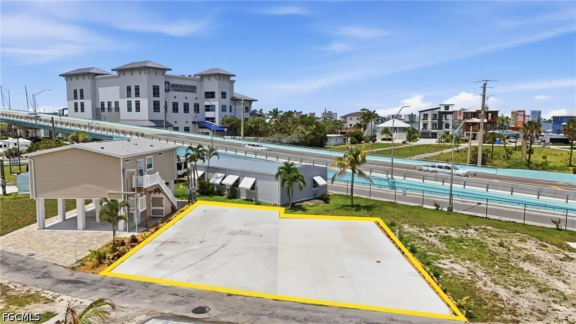 19281 #32-33 San Carlos Boulevard, Fort Myers Beach, FL 33931 - #1