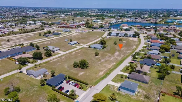 607 SW 4th Street, Cape Coral, FL 33991