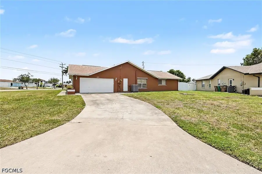 628 SE 21st Lane, Cape Coral, FL 33990 - #2