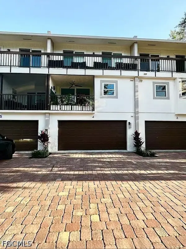 995 9th Avenue S #4, Naples, FL 34102
