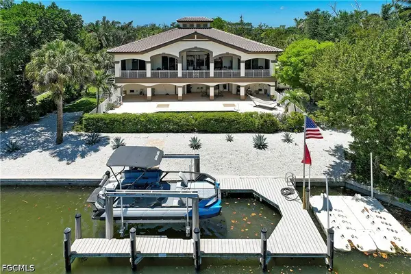 1066 Bailey Road, Sanibel, FL 33957