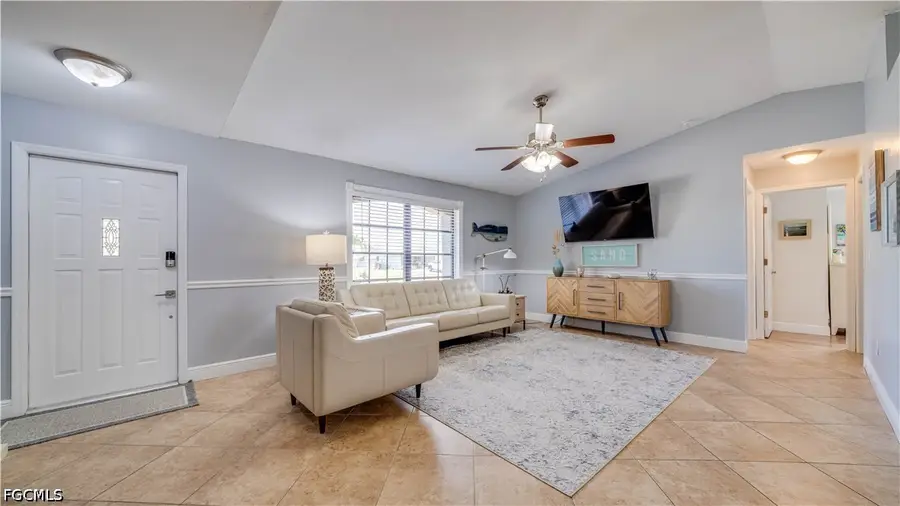 914 SE 28th Terrace, Cape Coral, FL 33904 - #3