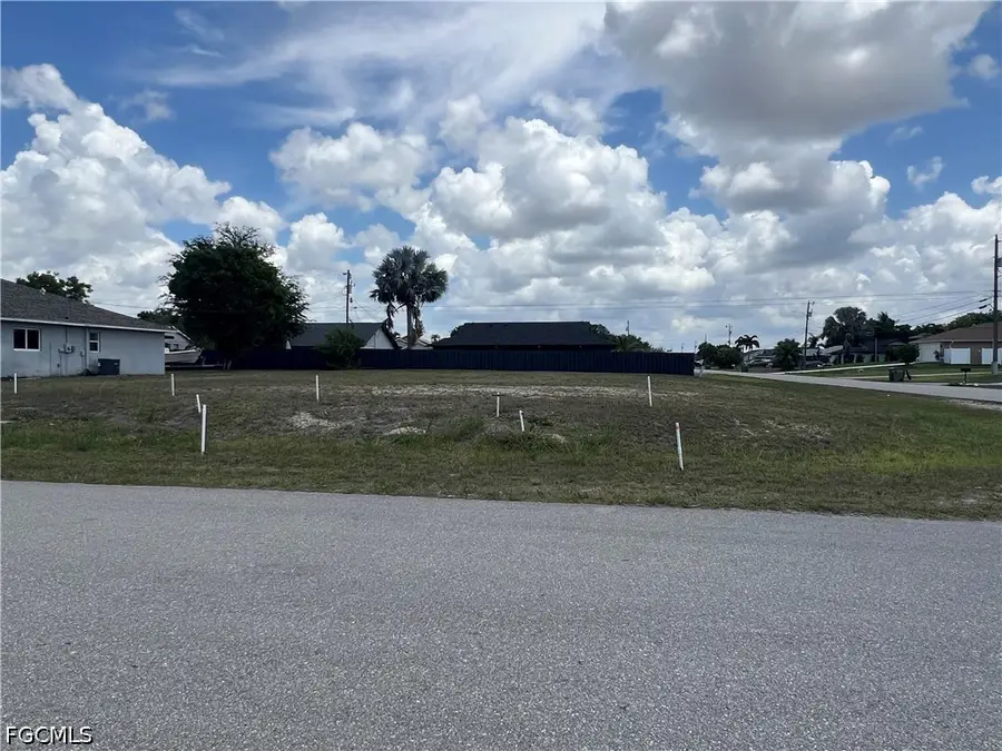 19 NE 9th Place, Cape Coral, FL 33909 - #2