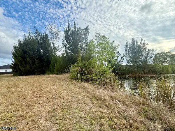 3644 NE 9th Place, Cape Coral, FL 33909