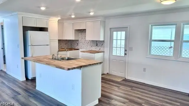 5664 Captain John Smith Loop, North Fort Myers, FL 33917 - #1