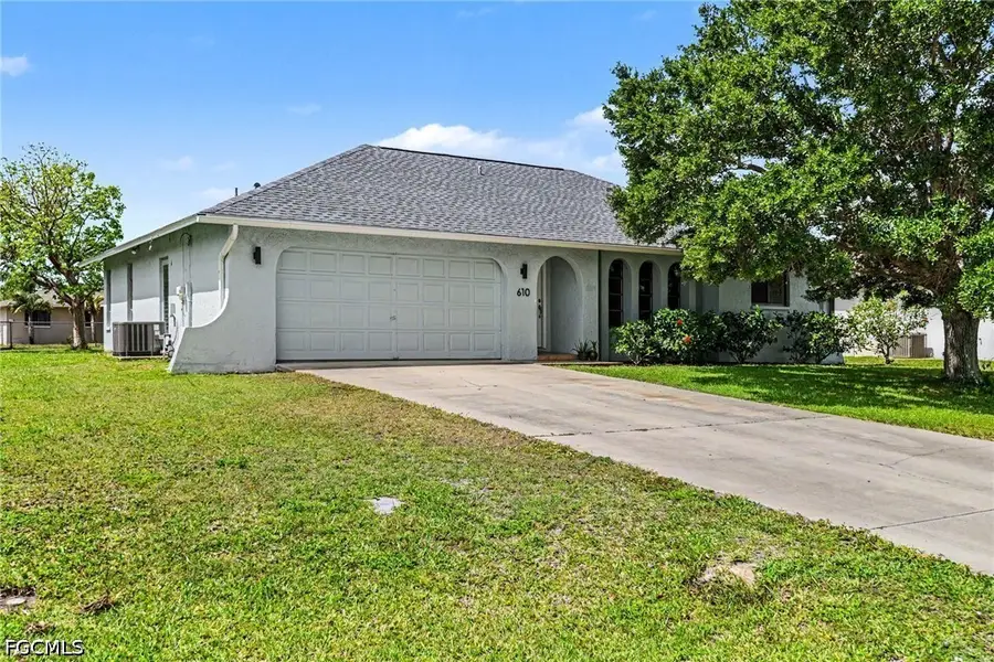 610 Retunda Parkway W, Cape Coral, FL 33904 - #2