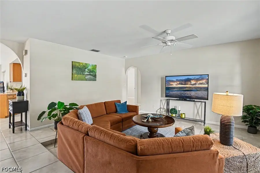 610 Retunda Parkway W, Cape Coral, FL 33904 - #3