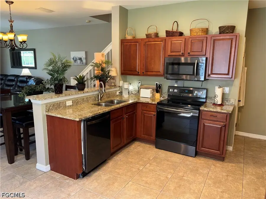 8271 Village Edge Circle #6, Fort Myers, FL 33919 - #3