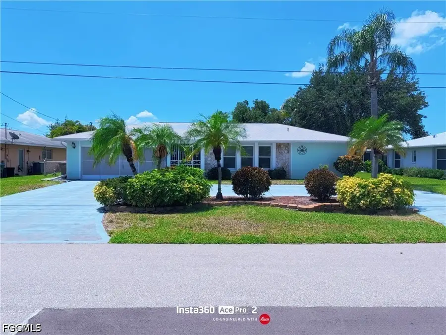 712 SE 32nd Terrace, Cape Coral, FL 33904 - #2