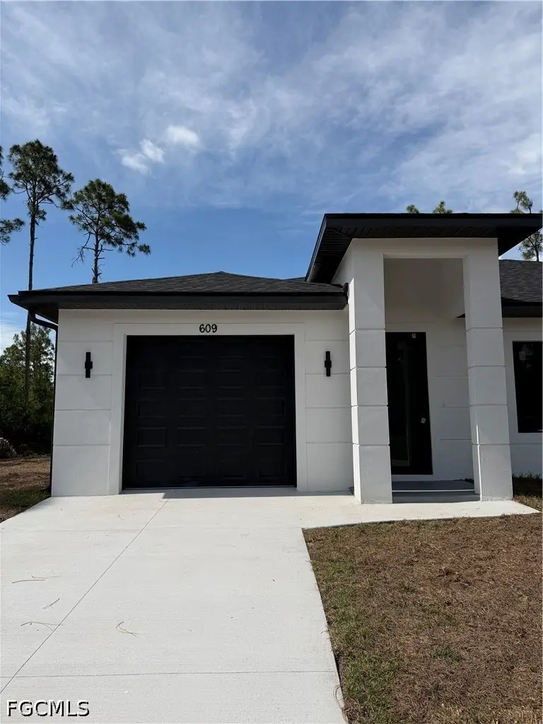 609 E 12th Street, Lehigh Acres, FL 33972 - #3