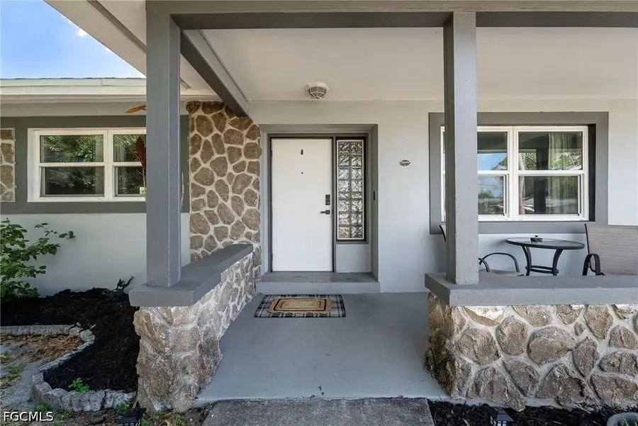 417 NE 14th Avenue, Cape Coral, FL 33909 - #3