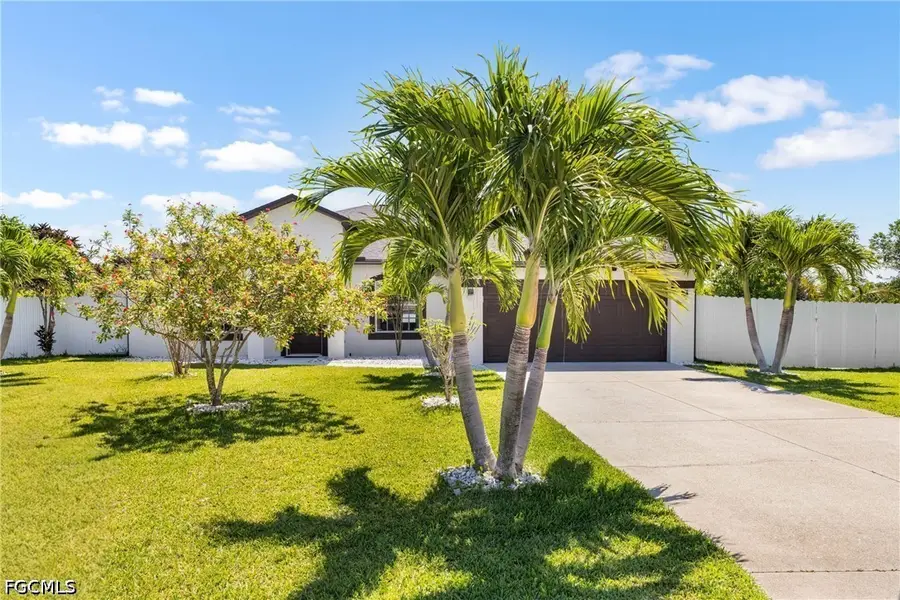2515 SE 4th Avenue, Cape Coral, FL 33904 - #2