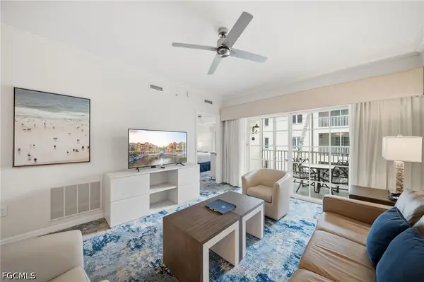 221 9th Street S #206, Naples, FL 34102