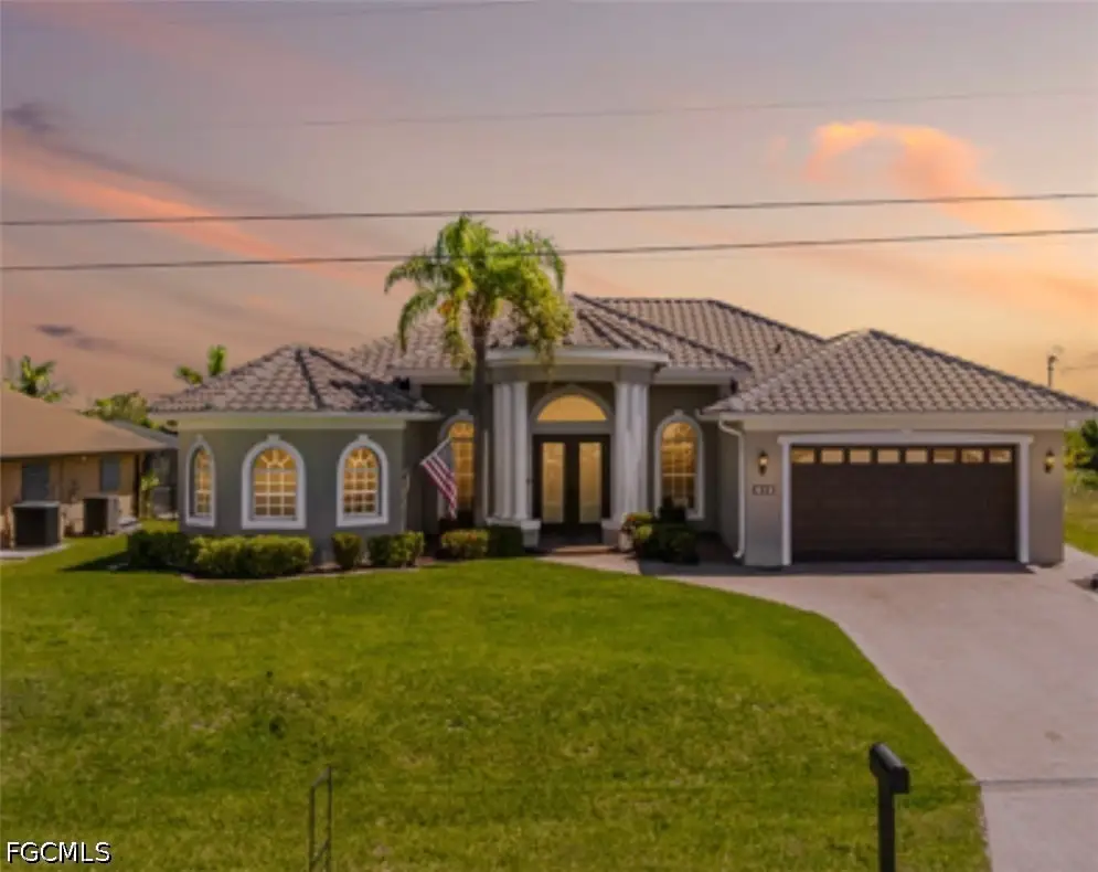 613 SE 4th Place, Cape Coral, FL 33990 - #1