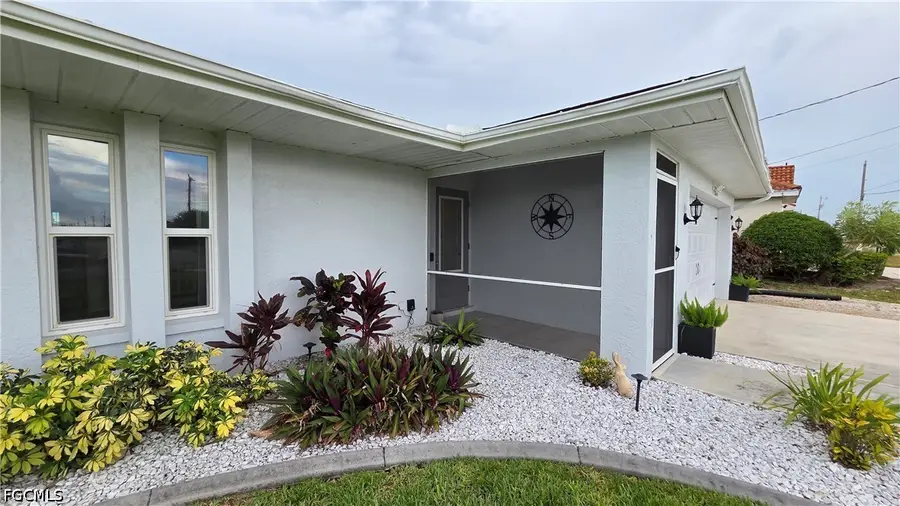 420 NE 9th Street, Cape Coral, FL 33909 - #2
