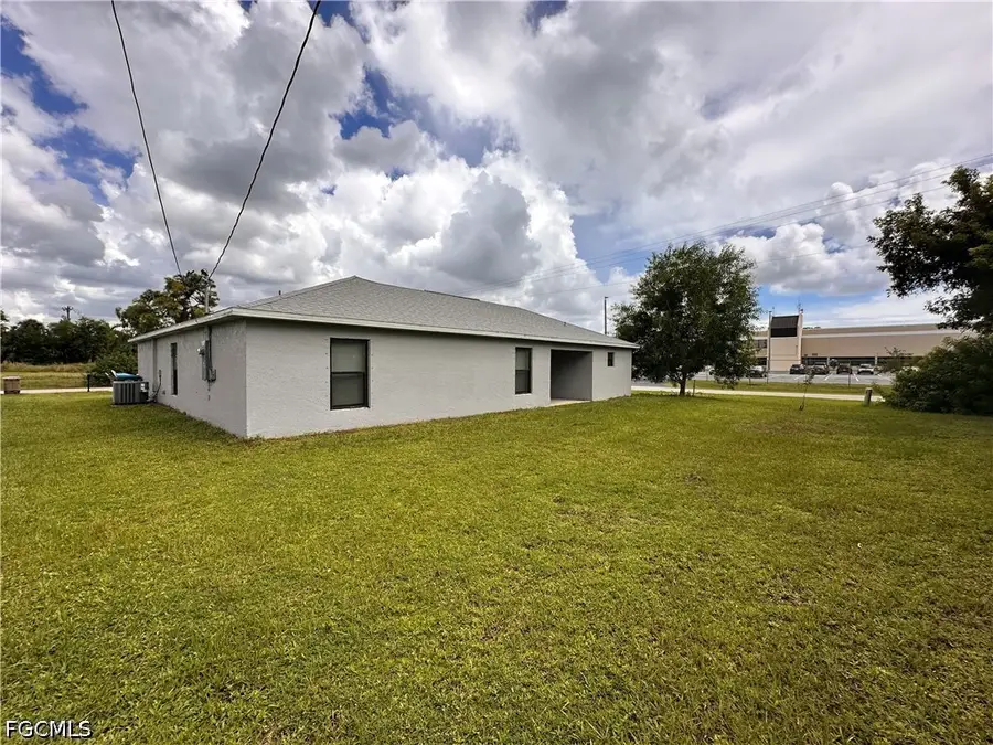 2212 SW Santa Barbara Place, Cape Coral, FL 33991 - #2