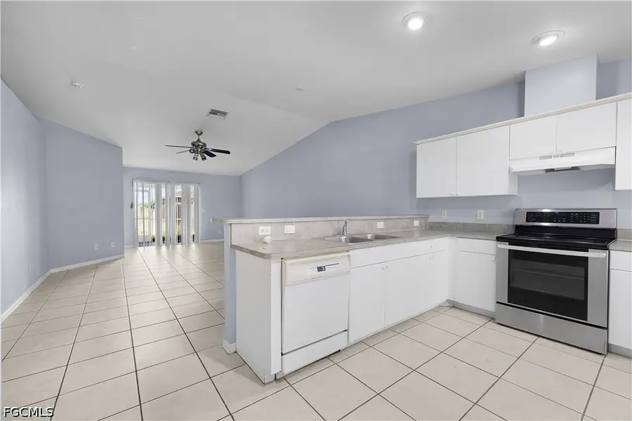 524 NE 24th Place, Cape Coral, FL 33909 - #2