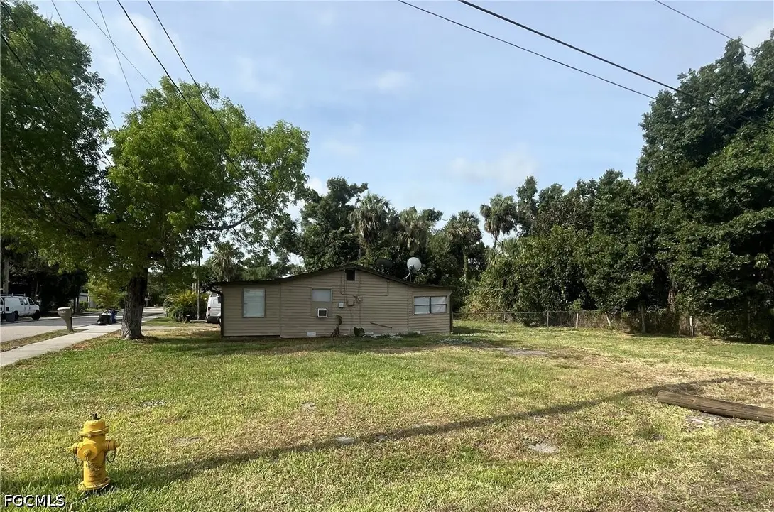 1748 Woodward Avenue, North Fort Myers, FL 33903 - #1