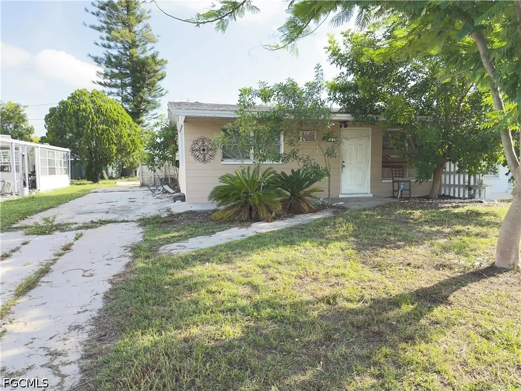 1119 Vineyard Place, Lehigh Acres, FL 33936 - #1