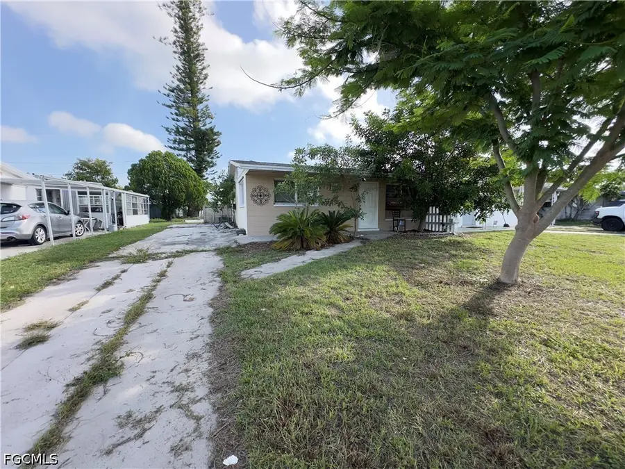 1119 Vineyard Place, Lehigh Acres, FL 33936 - #2