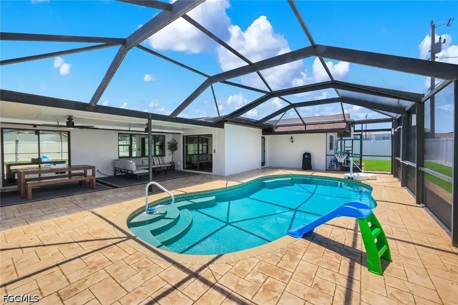 4548 SE 11th Place, Cape Coral, FL 33904 - #2