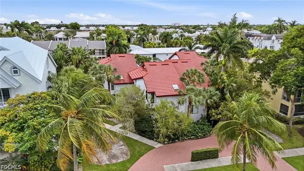 962 8th Avenue S, Naples, FL 34102
