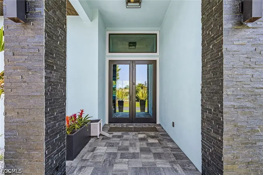 8800 Woodgate Manor Court, Fort Myers, FL 33908 - #2