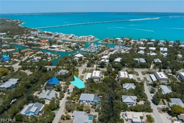 1084 S Yachtsman Drive, Sanibel, FL 33957