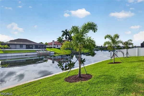 3033 SW 11th Place, Cape Coral, FL 33914
