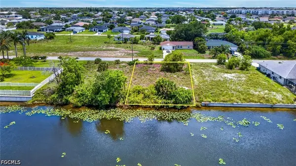 301 NW 5th Terrace, Cape Coral, FL 33993