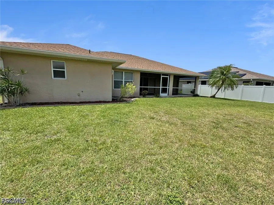 3025 SW 4th Place, Cape Coral, FL 33914 - #3