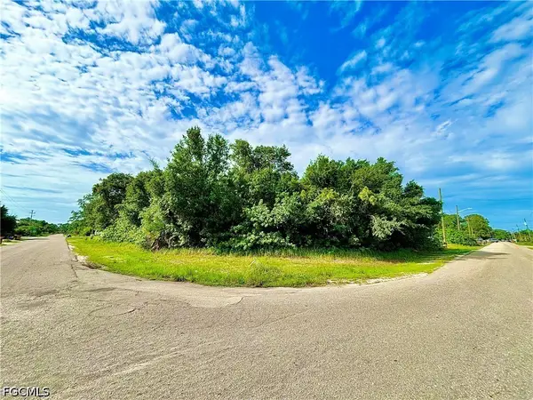 2217/2219 Fairway Drive, Lehigh Acres, FL 33973