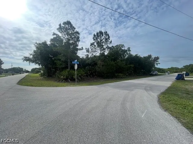 806 Zona Avenue N, Lehigh Acres, FL 33971 - #3