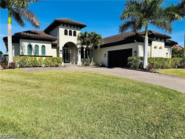 8533 S Lake Circle, Fort Myers, FL 33908