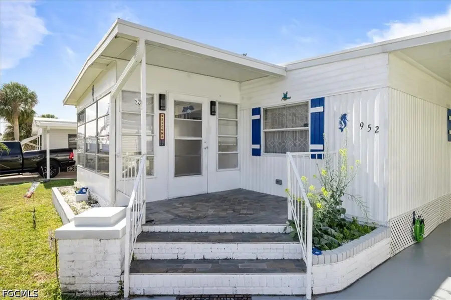 952 Days Lane, North Fort Myers, FL 33917 - #2
