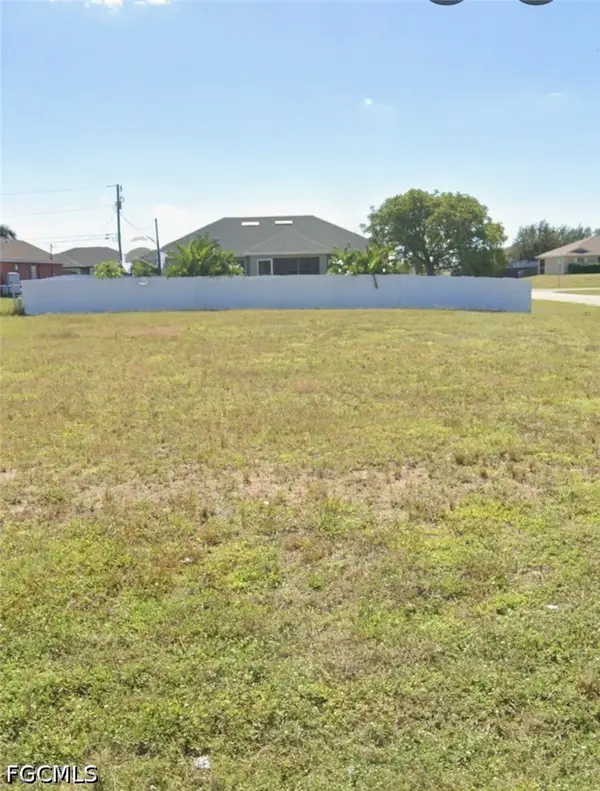 418 Kismet Parkway W, Cape Coral, FL 33993