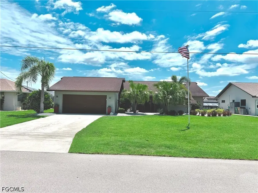 919 SE 20th Court, Cape Coral, FL 33990 - #2