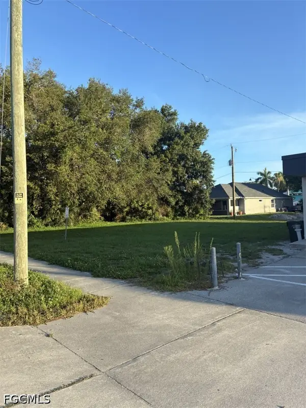 1925 Suwanee Avenue, Fort Myers, FL 33901