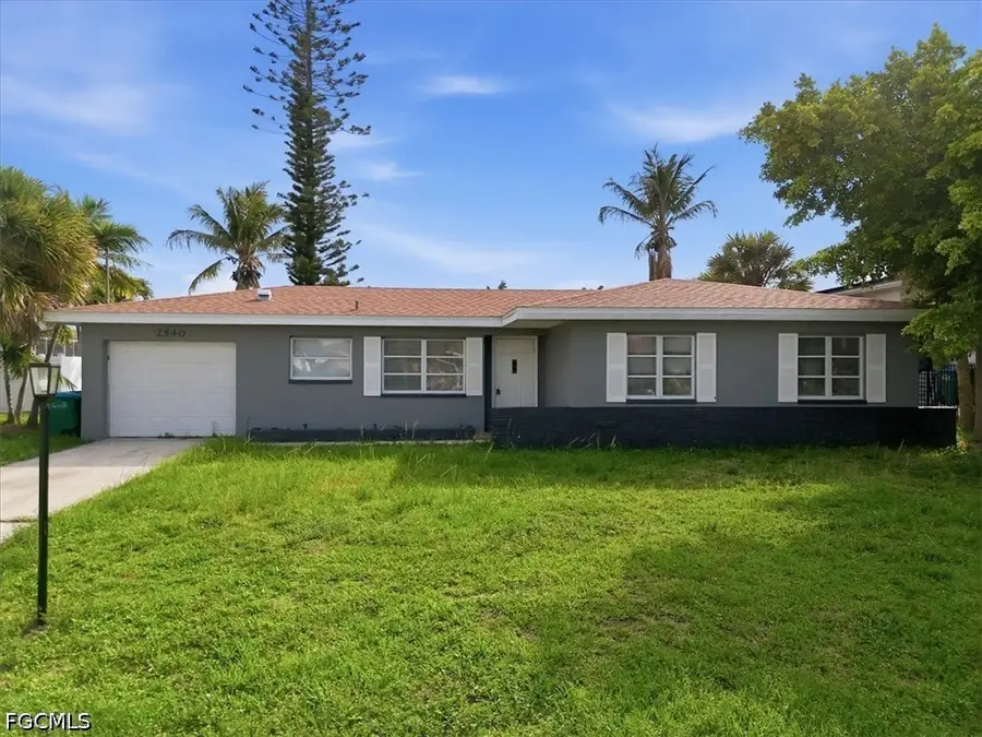 2540 SE 25th Avenue, Cape Coral, FL 33904 - #2